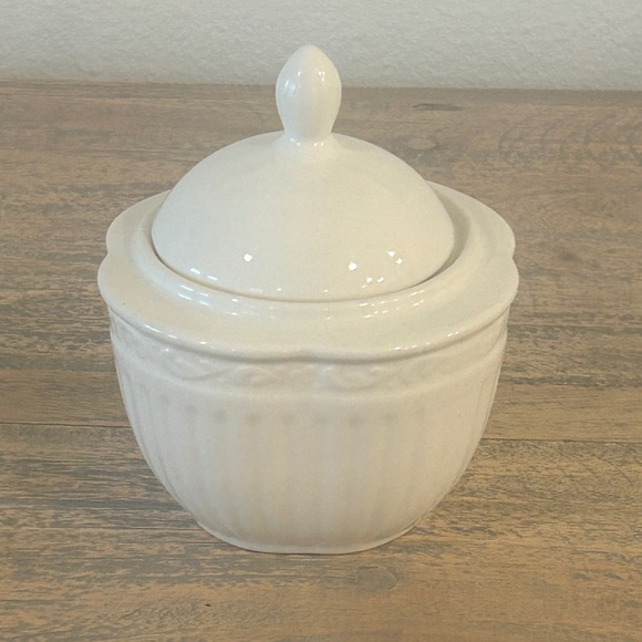 MIKASA sugar and creamer set - Picture 5 of 10